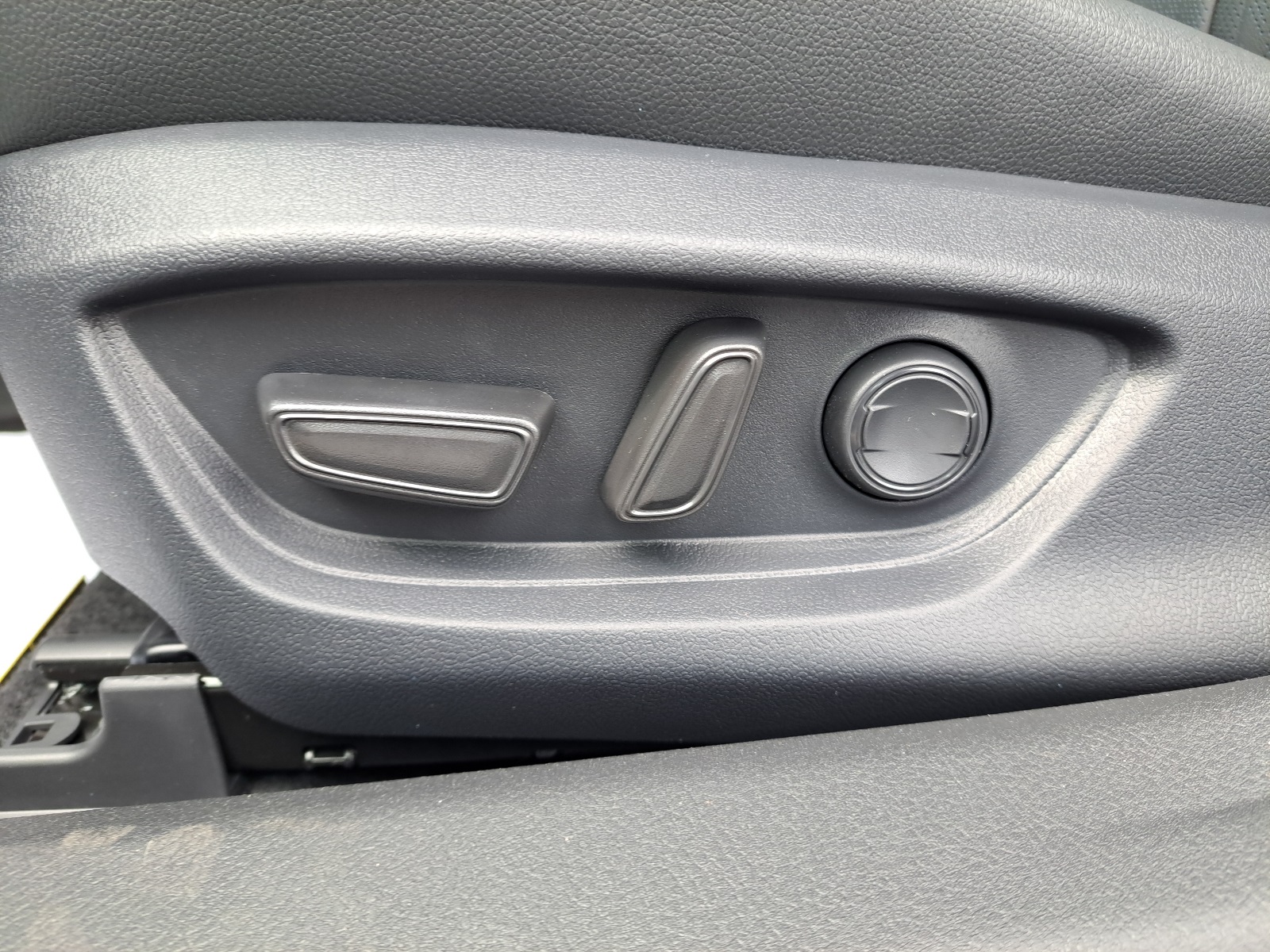 2025 Toyota Camry XSE photo 13