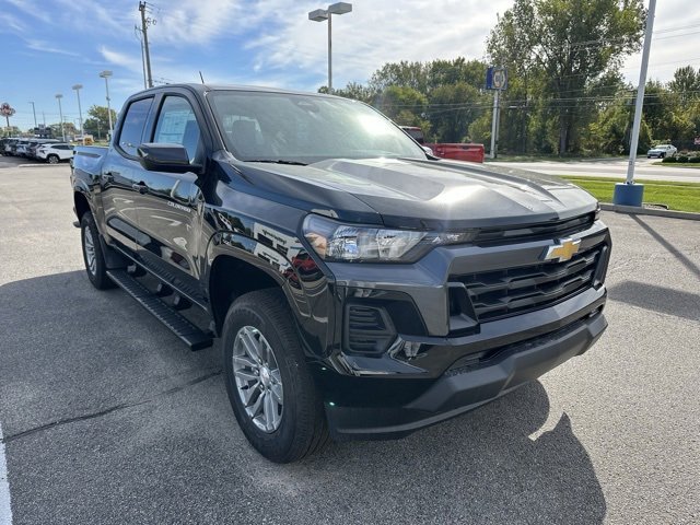 2026 Chevrolet Colorado LT photo 3