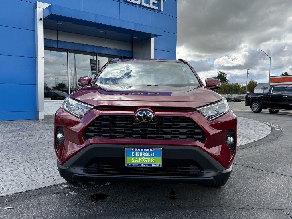 2019 Toyota RAV4 XLE photo 2