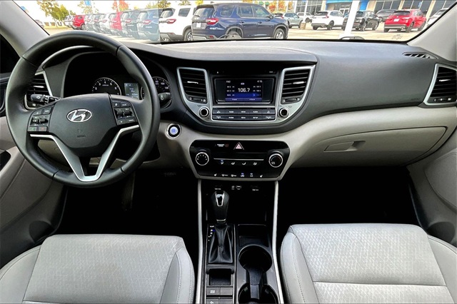 2017 Hyundai Tucson Sport photo 2