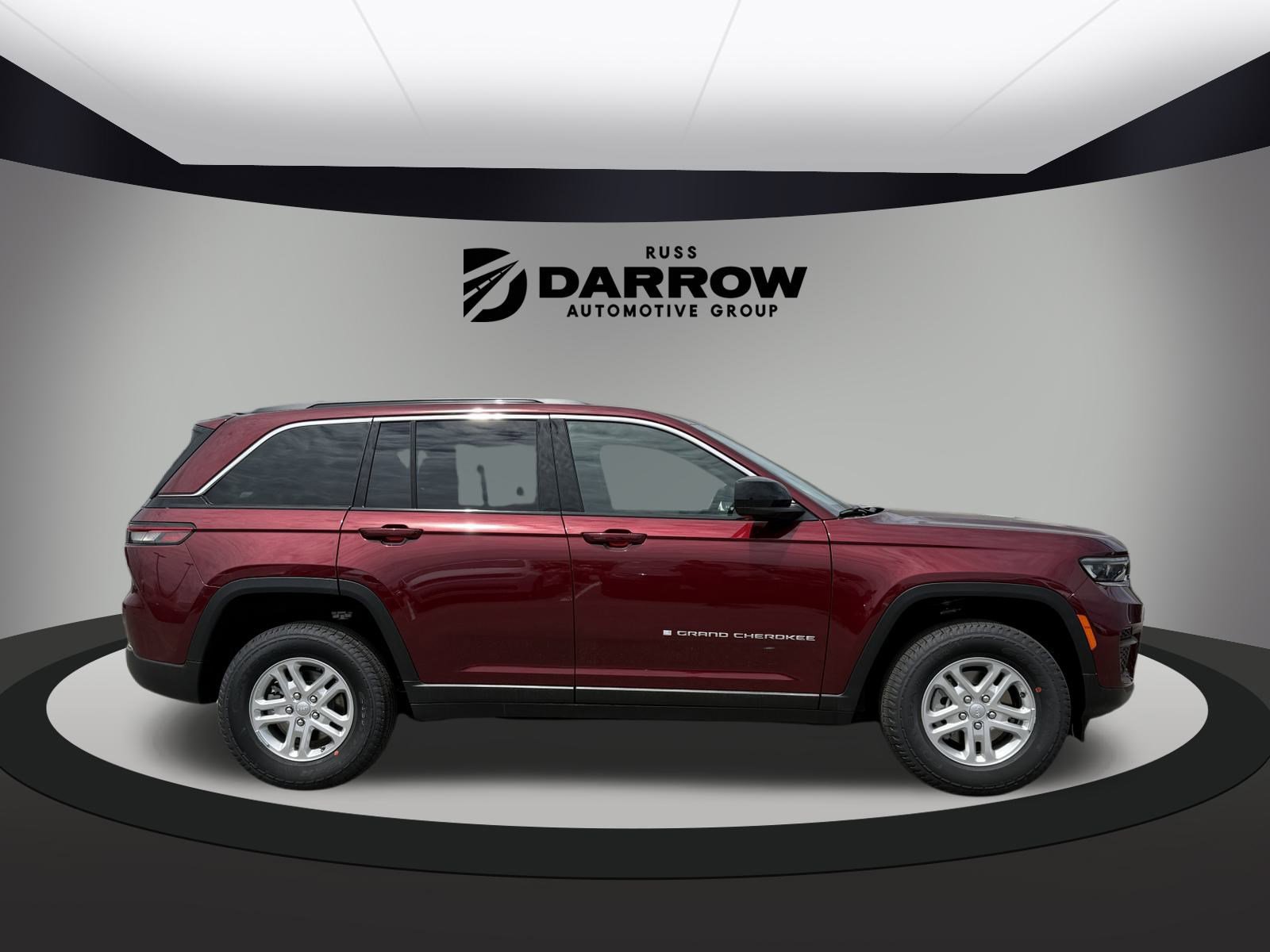2025 Jeep Grand Cherokee Laredo photo 4