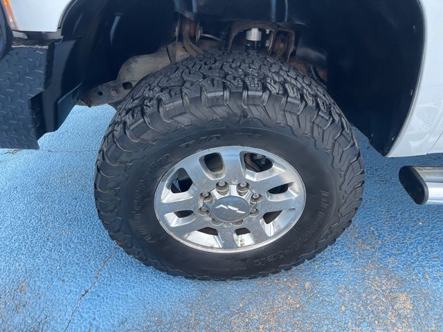 2013 Chevrolet Silverado 2500HD LTZ photo 3