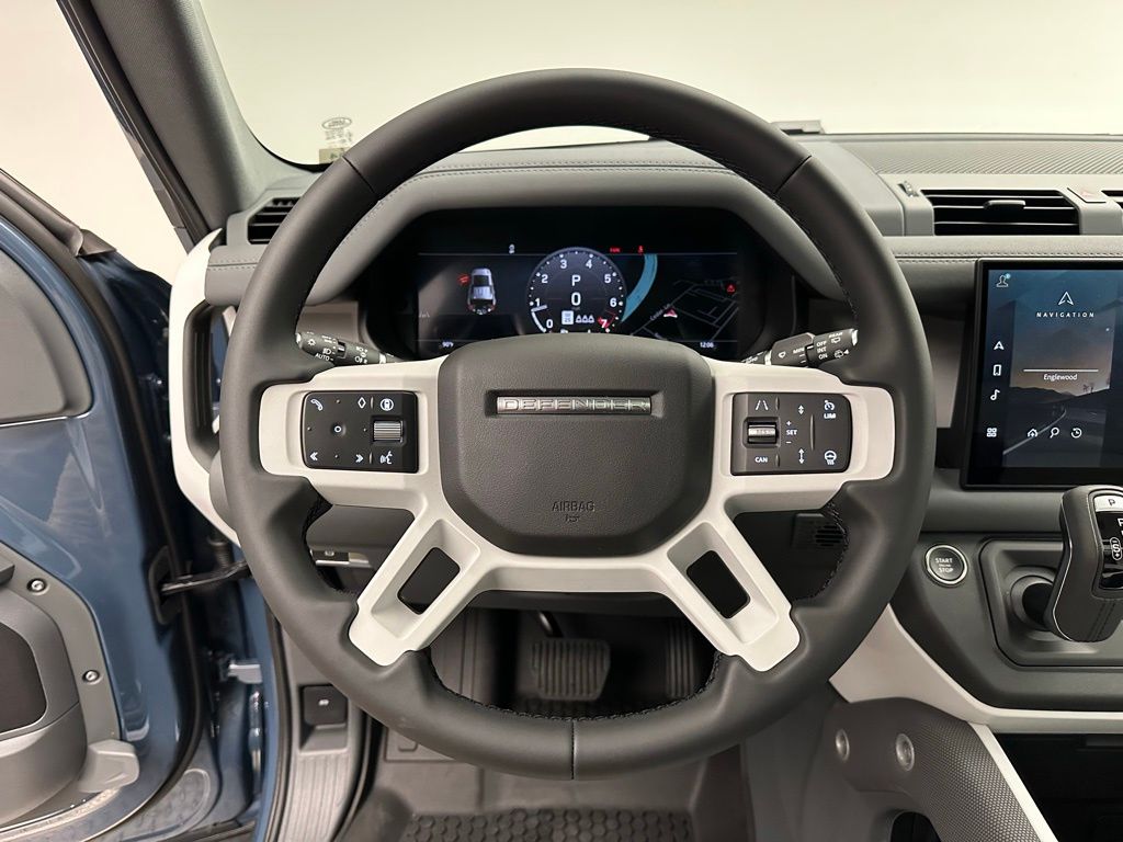 2025 Land Rover Defender 110 S photo 14