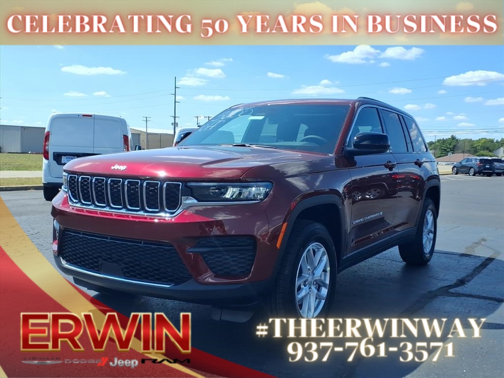 2025 Jeep Grand Cherokee Laredo photo 6