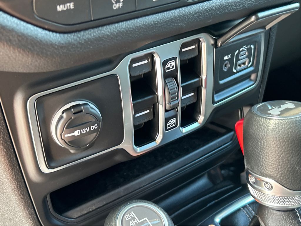 2025 Jeep Wrangler Sport S photo 30