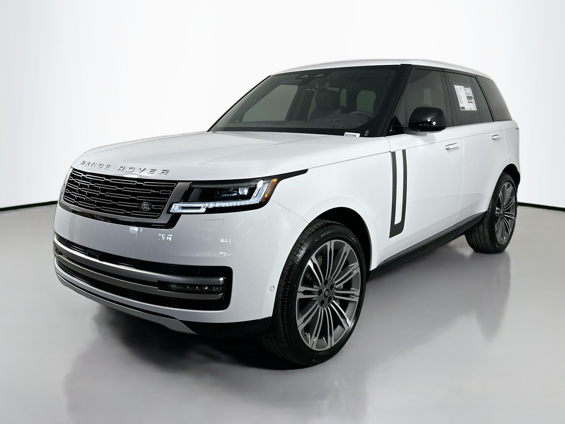 2025 Land Rover Range Rover SE's photo