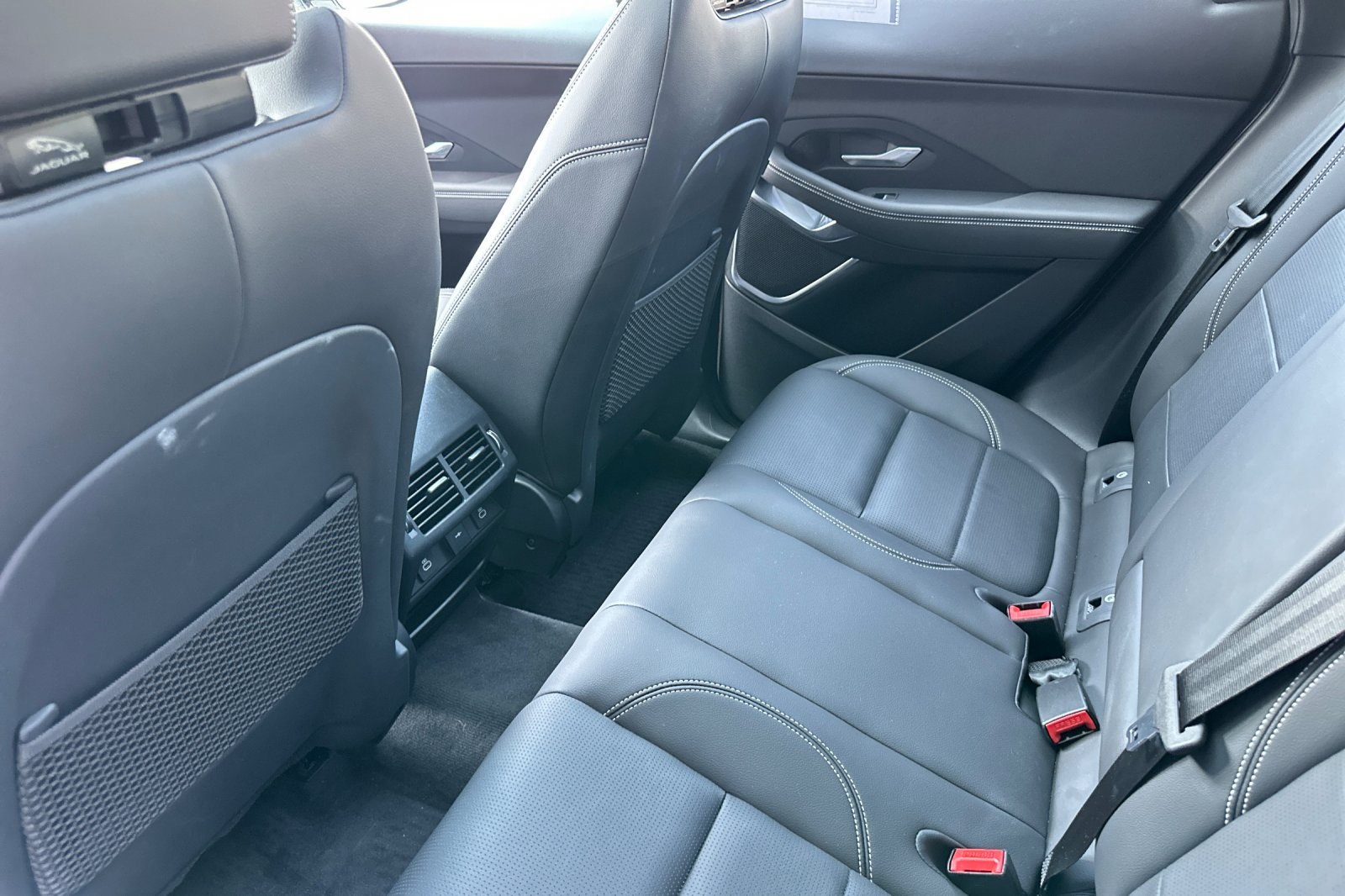 2024 Jaguar E-PACE R-Dynamic SE photo 10