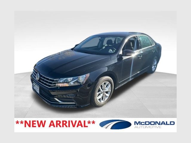 2016 Volkswagen Passat S's photo