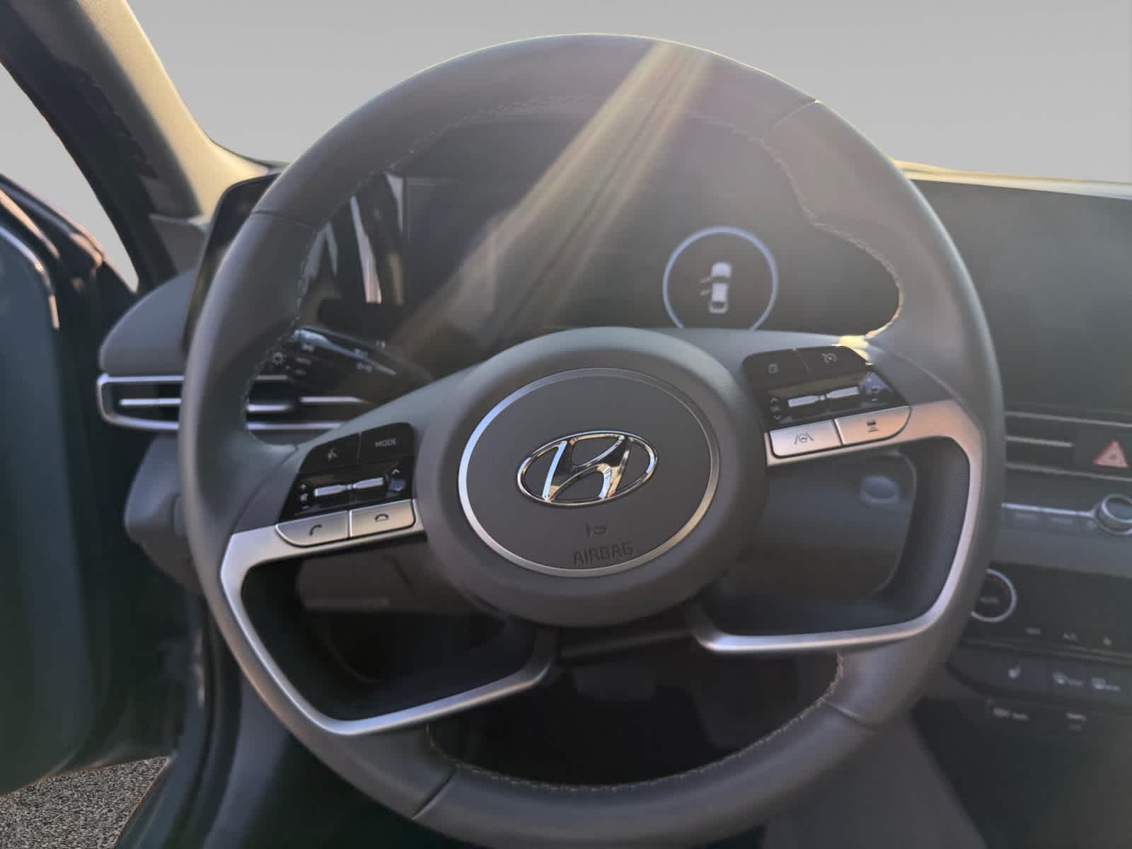 2023 Hyundai Elantra SEL photo 12