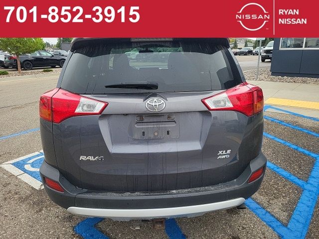 2015 Toyota RAV4 XLE photo 4