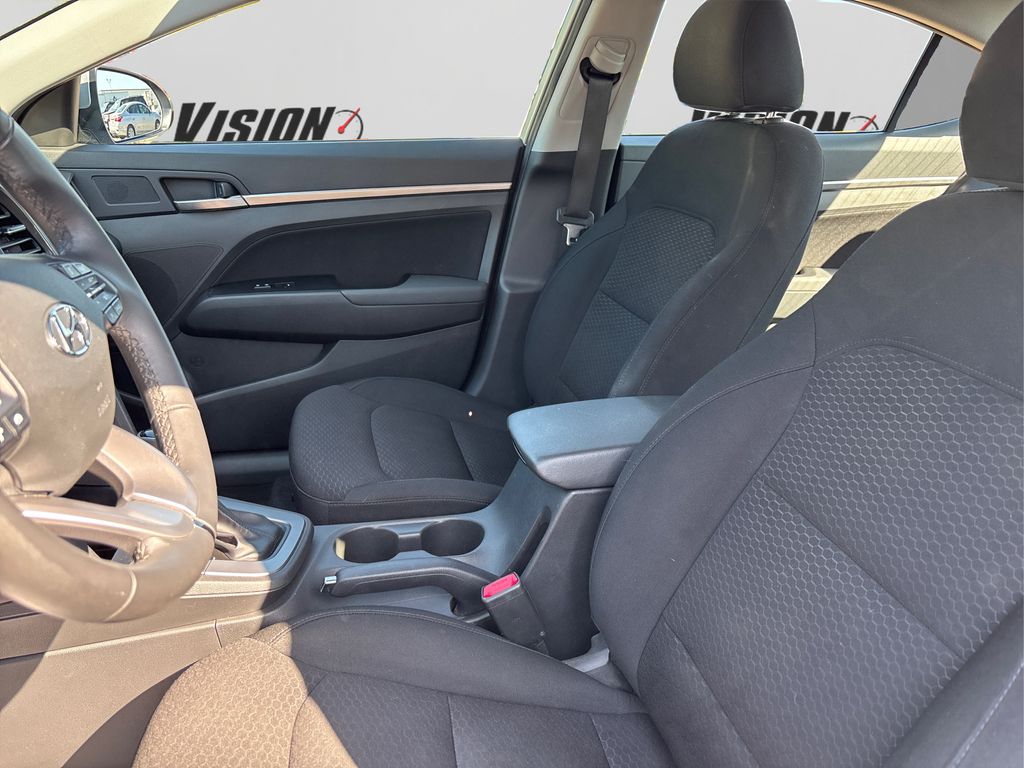 2020 Hyundai Elantra Value Edition photo 7