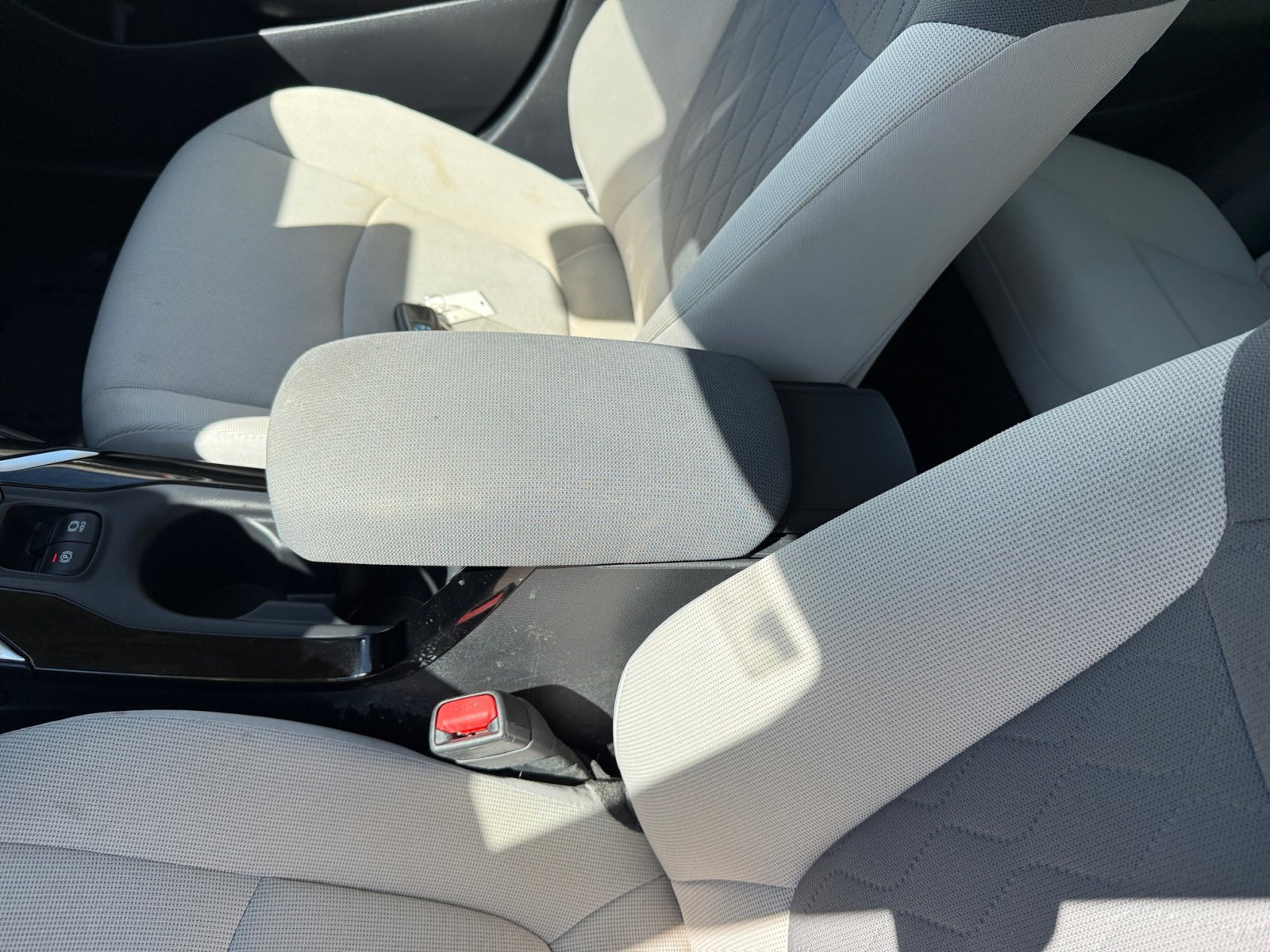 2021 Toyota Corolla Hybrid LE photo 14