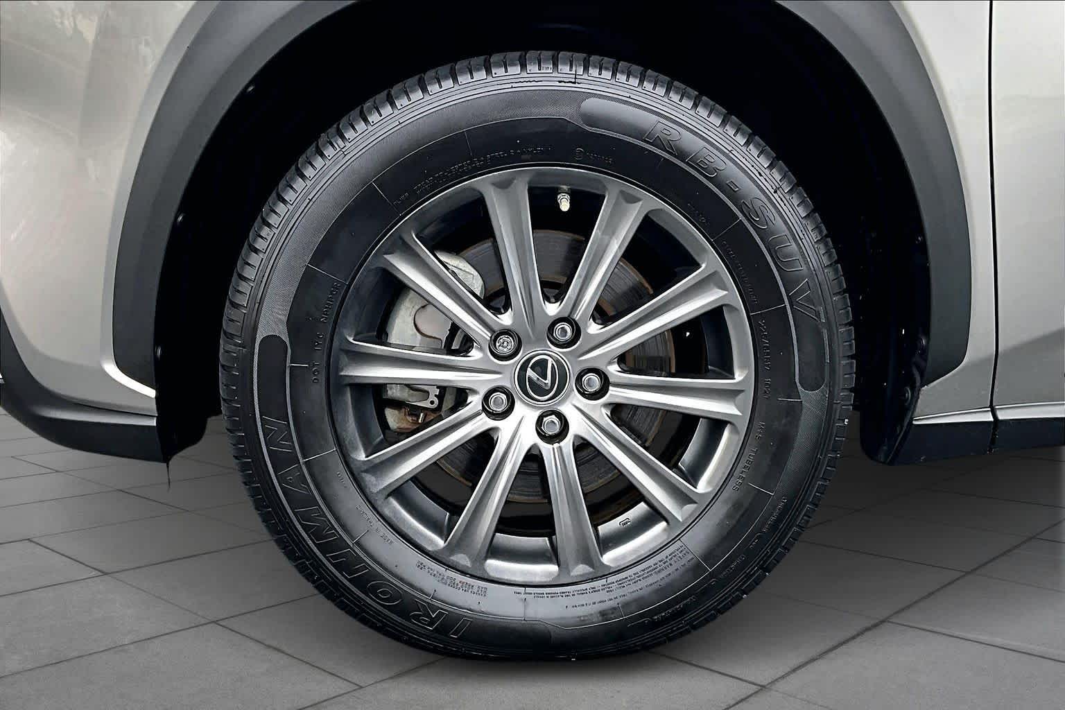 2020 Lexus NX Hybrid 300h - Photo 11