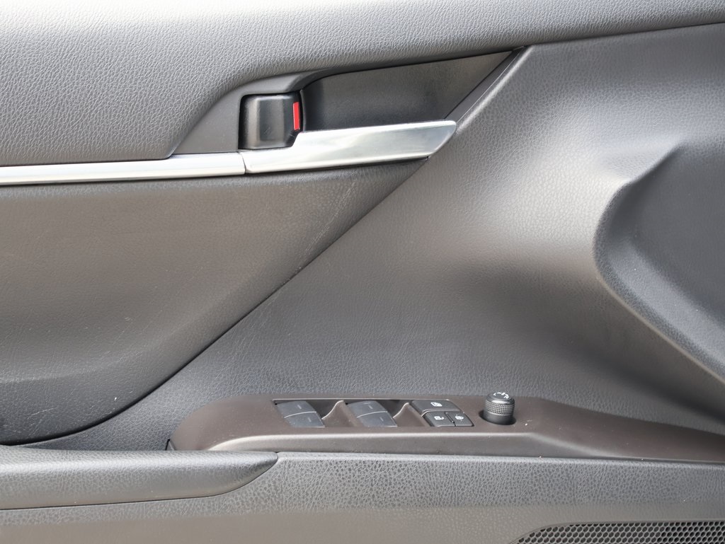 2024 Toyota Camry SE photo 21