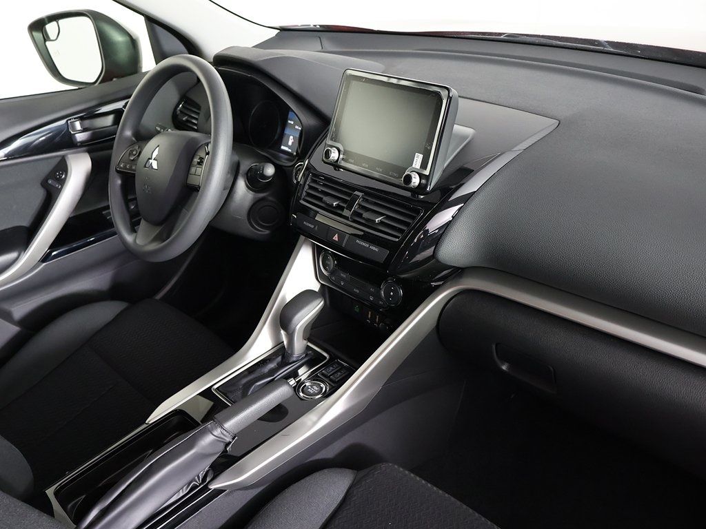 2025 Mitsubishi Eclipse Cross LE photo 32