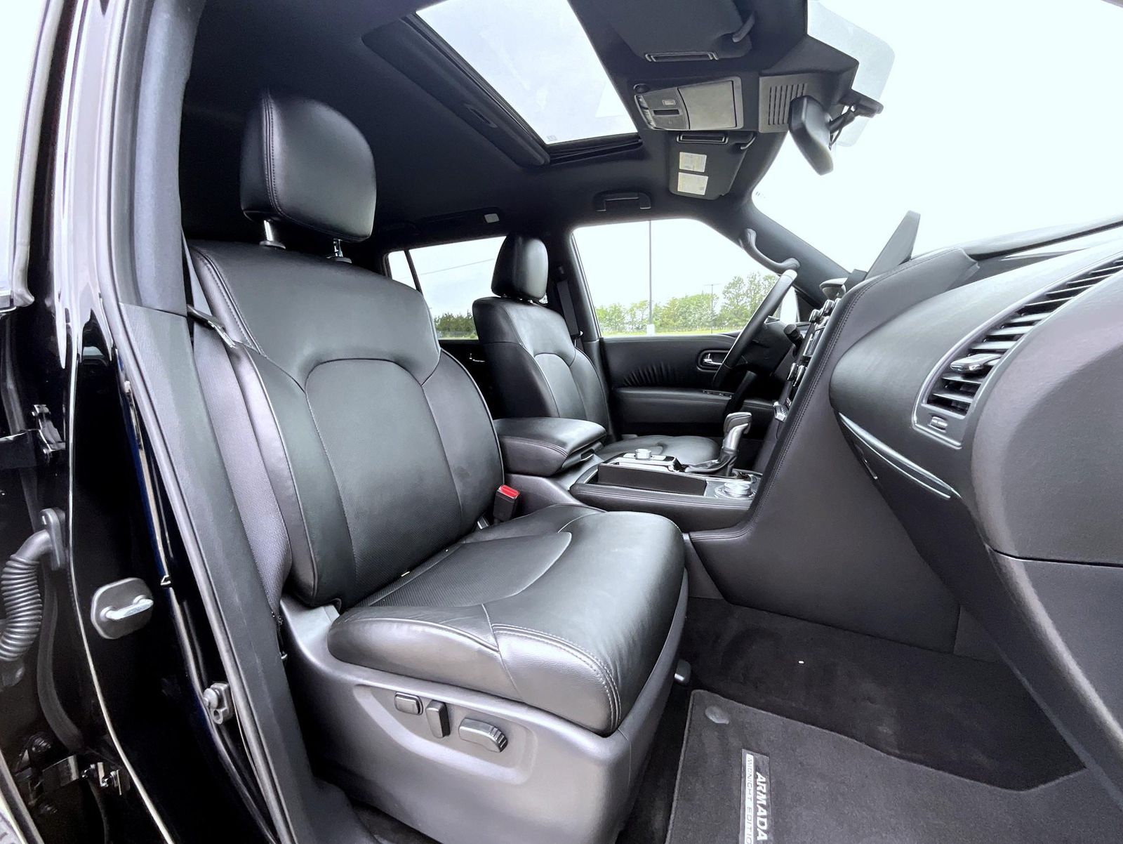 2022 Nissan Armada SL photo 16