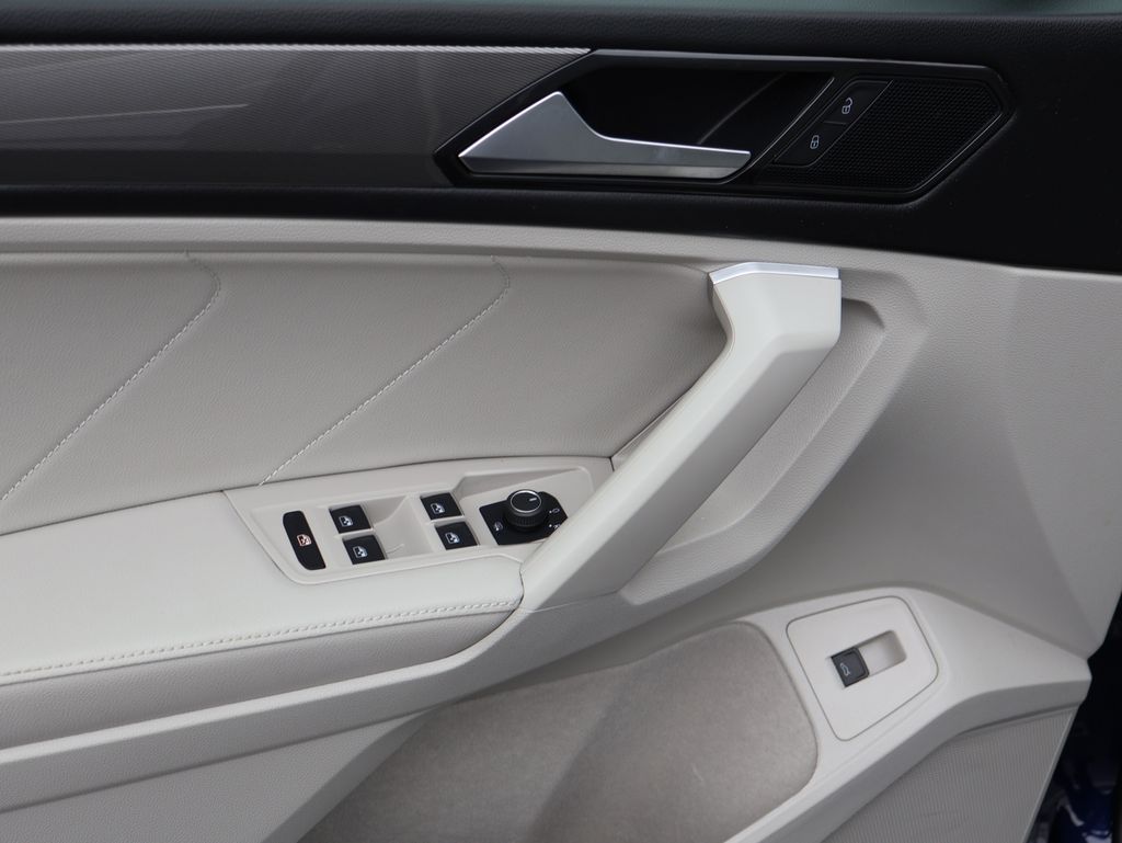 2024 Volkswagen Tiguan SE Wolfsburg Edition photo 16