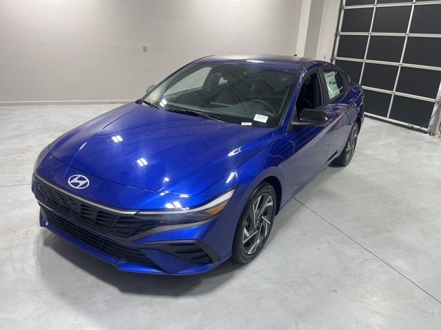 2025 Hyundai Elantra SEL Sport photo 3