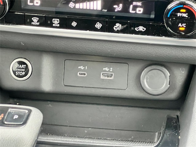 2022 Nissan Rogue SV photo 21