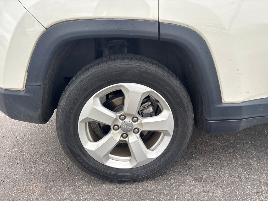 2018 Jeep Compass Latitude photo 4