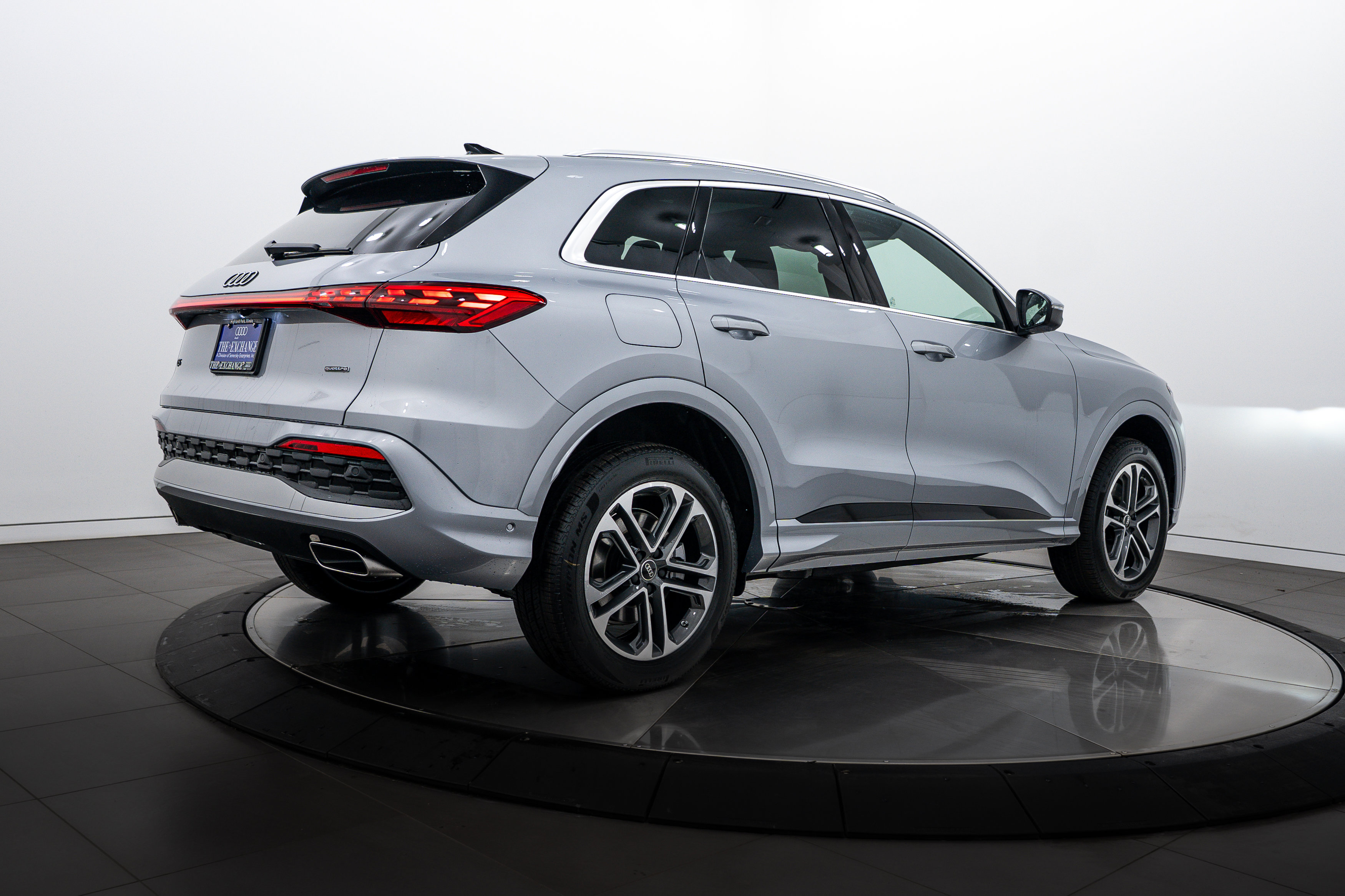 2025 Audi Q5 Premium Plus photo 4