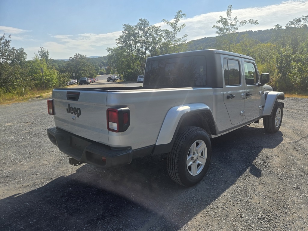 2023 Jeep Gladiator Sport photo 2