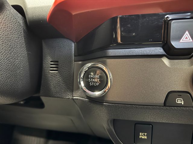 2017 Toyota Tacoma SR5 TRD Sport photo 25