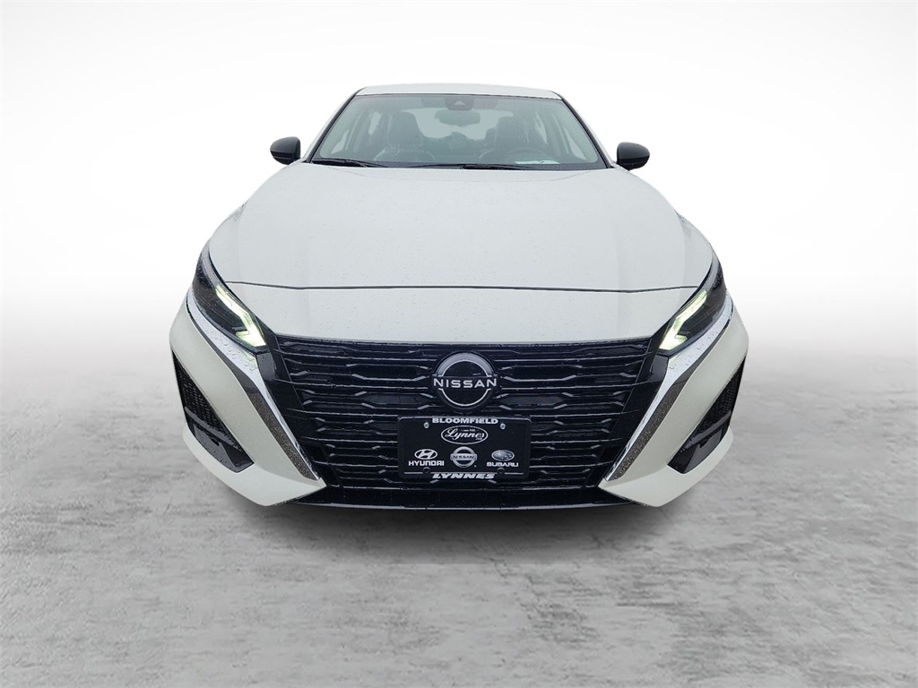 2025 Nissan Altima SV photo 2