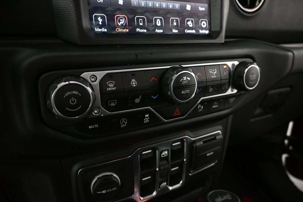 2021 Jeep Wrangler Unlimited Sahara High Altitude photo 12