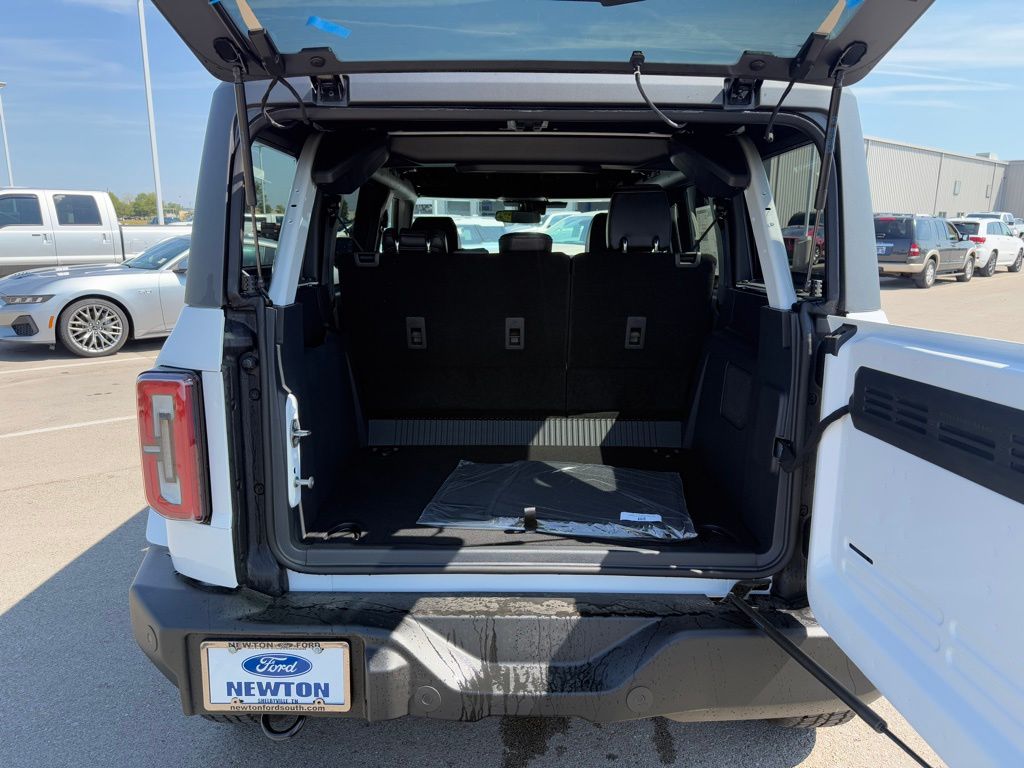 2025 Ford Bronco Outer Banks photo 37