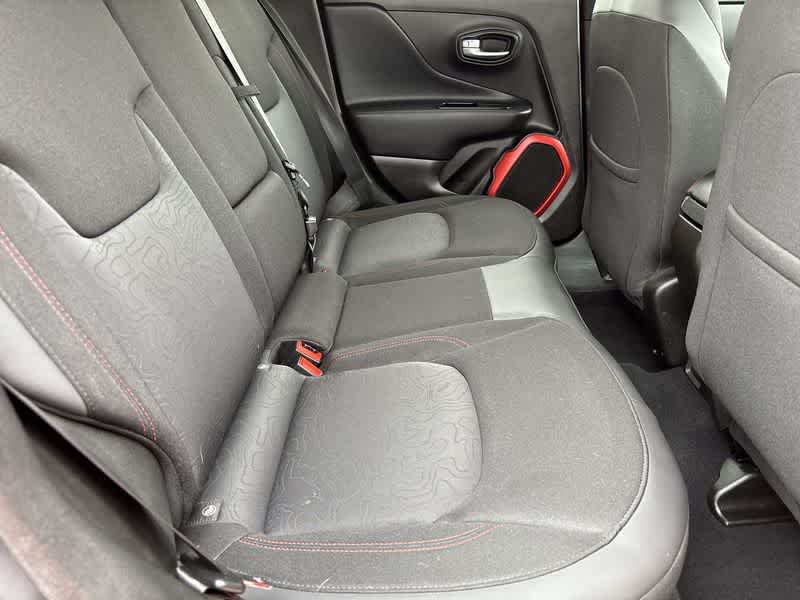2016 Jeep Renegade Trailhawk photo 15