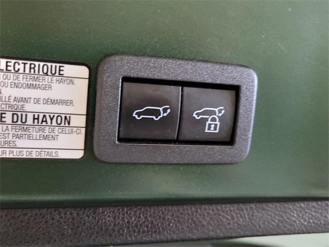 2023 Toyota Corolla Cross XLE photo 12