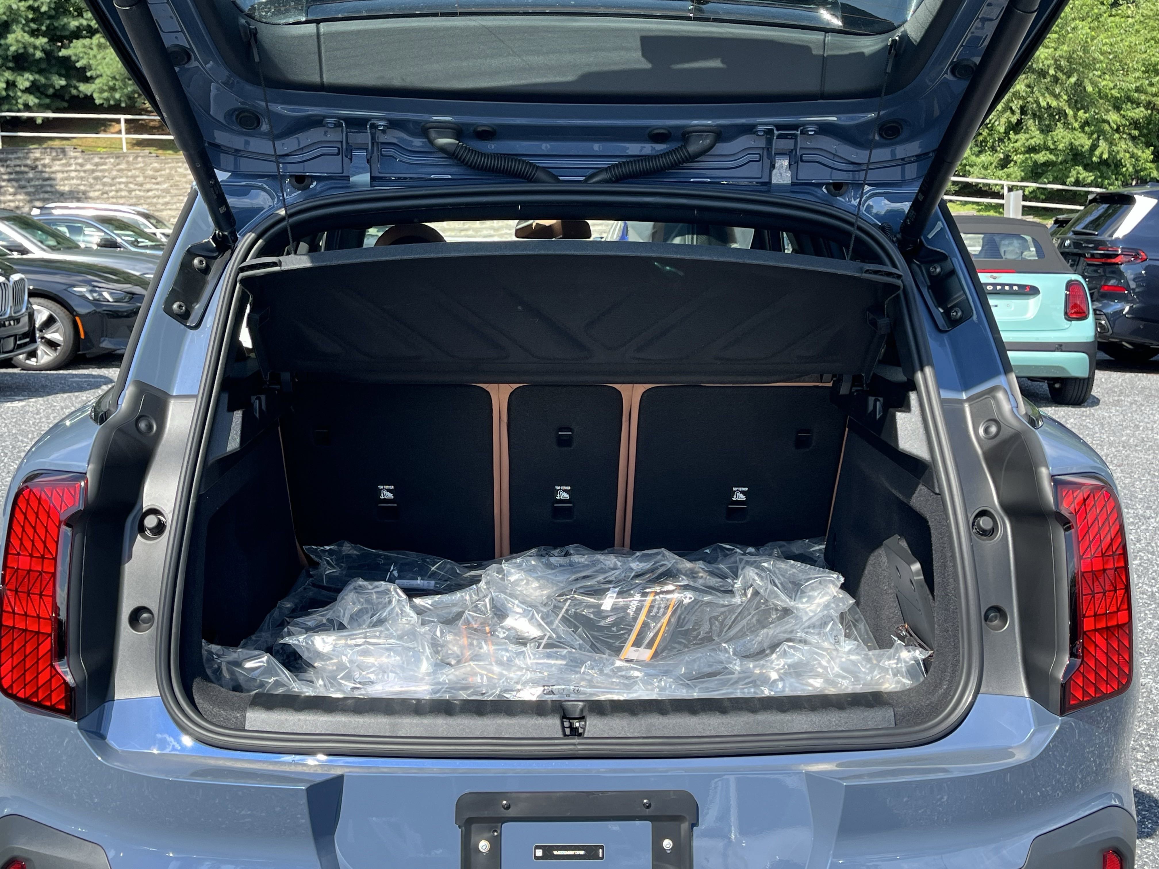 2025 Mini Cooper S ALL4 photo 2