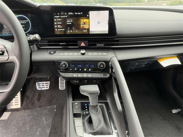 2025 Hyundai Elantra Hybrid SEL Sport photo 16