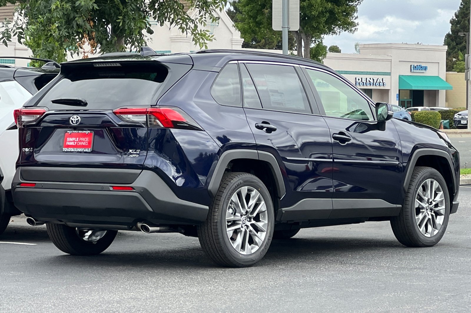 2025 Toyota RAV4 XLE Premium photo 3