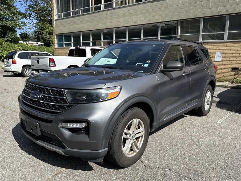 2022 Ford Explorer XLT photo 2