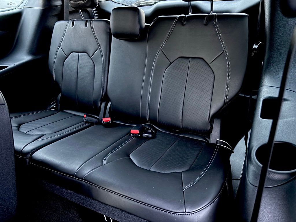 2026 Chrysler Pacifica photo 21