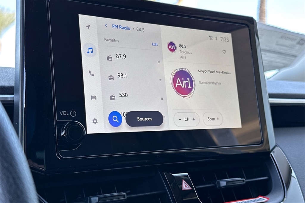 2025 Toyota Corolla LE photo 17