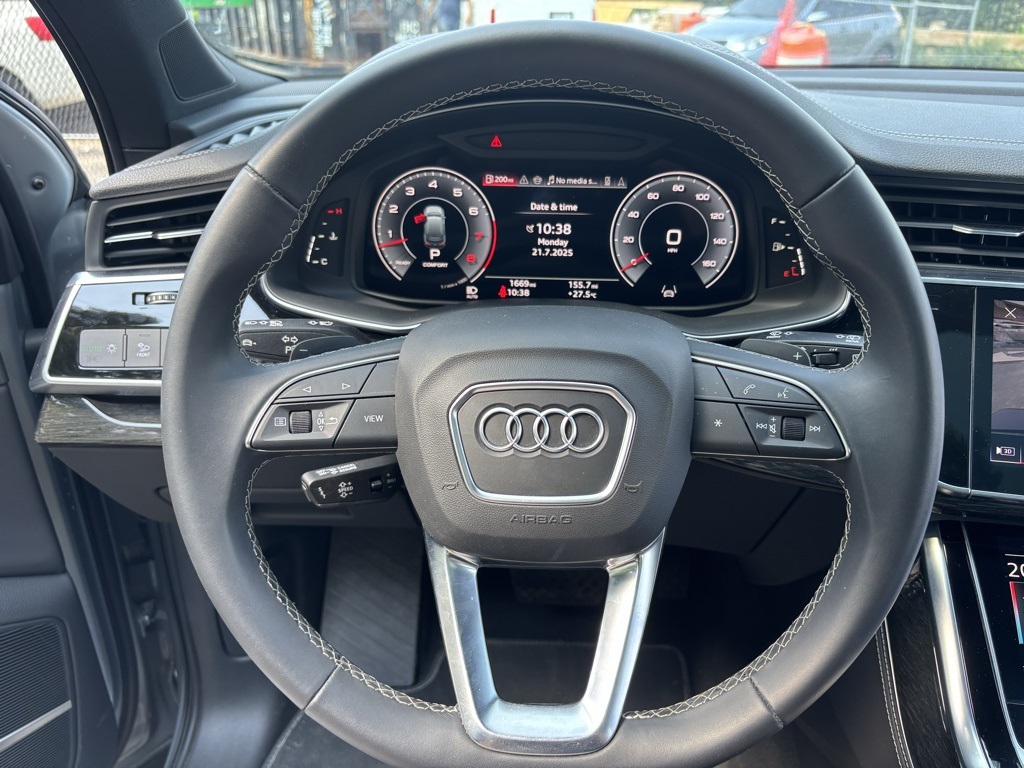 2025 Audi Q7 55 Premium Plus photo 25