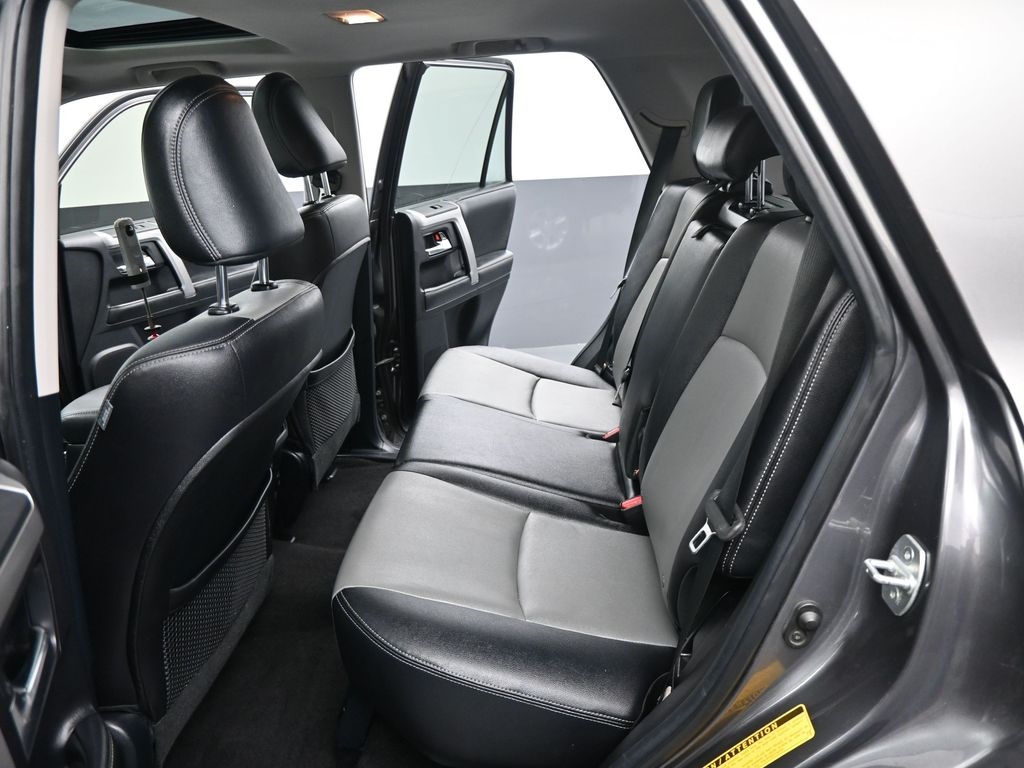 2014 Toyota 4Runner SR5 photo 8