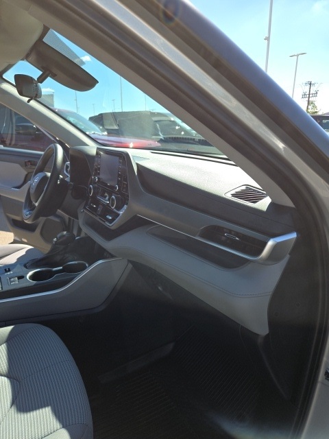 2021 Toyota Highlander L photo 38