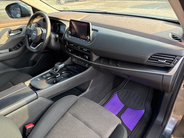 2023 Nissan Rogue SV photo 4
