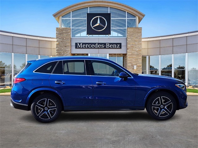 2026 Mercedes Benz GLC 300 4MATIC photo 4