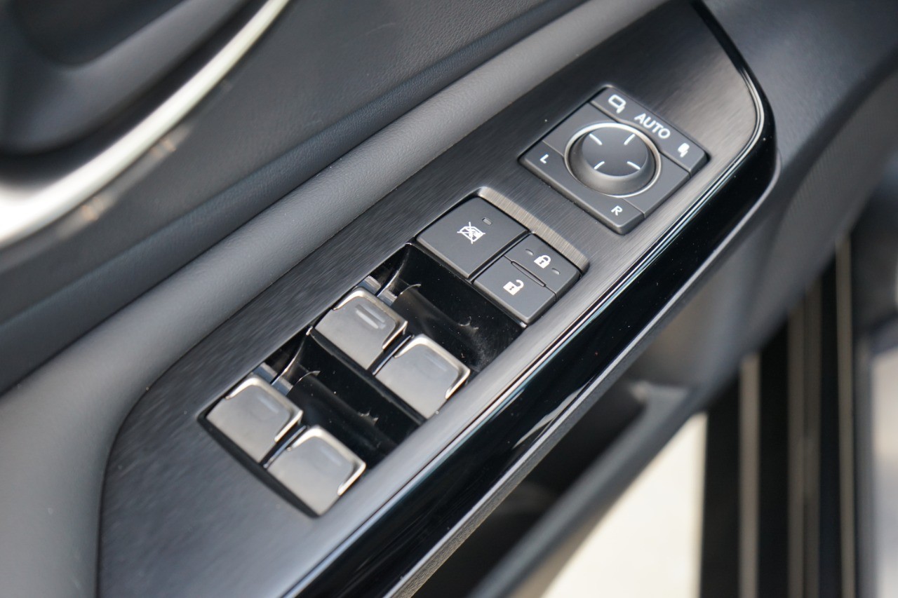 2025 Lexus ES 350 photo 21