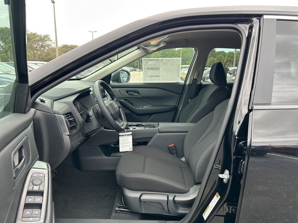 2025 Nissan Rogue S photo 38