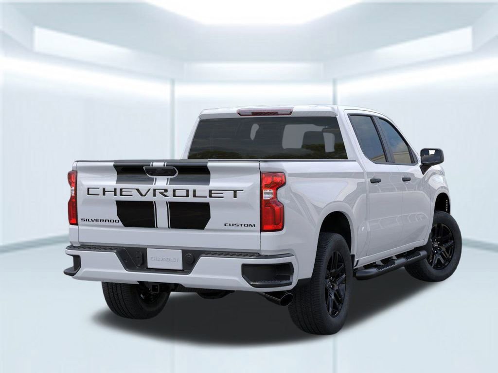 2026 Chevrolet Silverado 1500 Custom photo 3