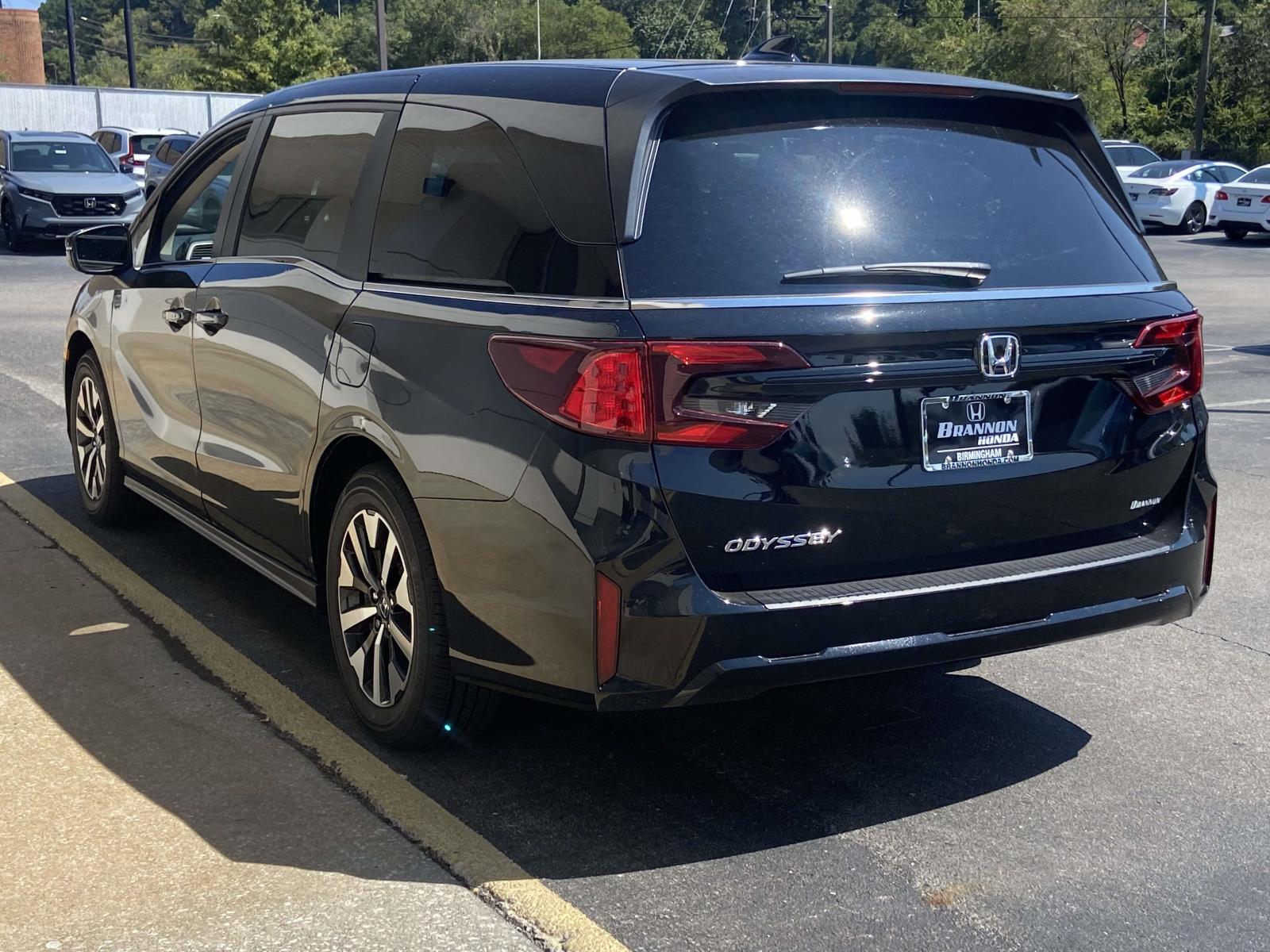 2026 Honda Odyssey EX-L photo 3