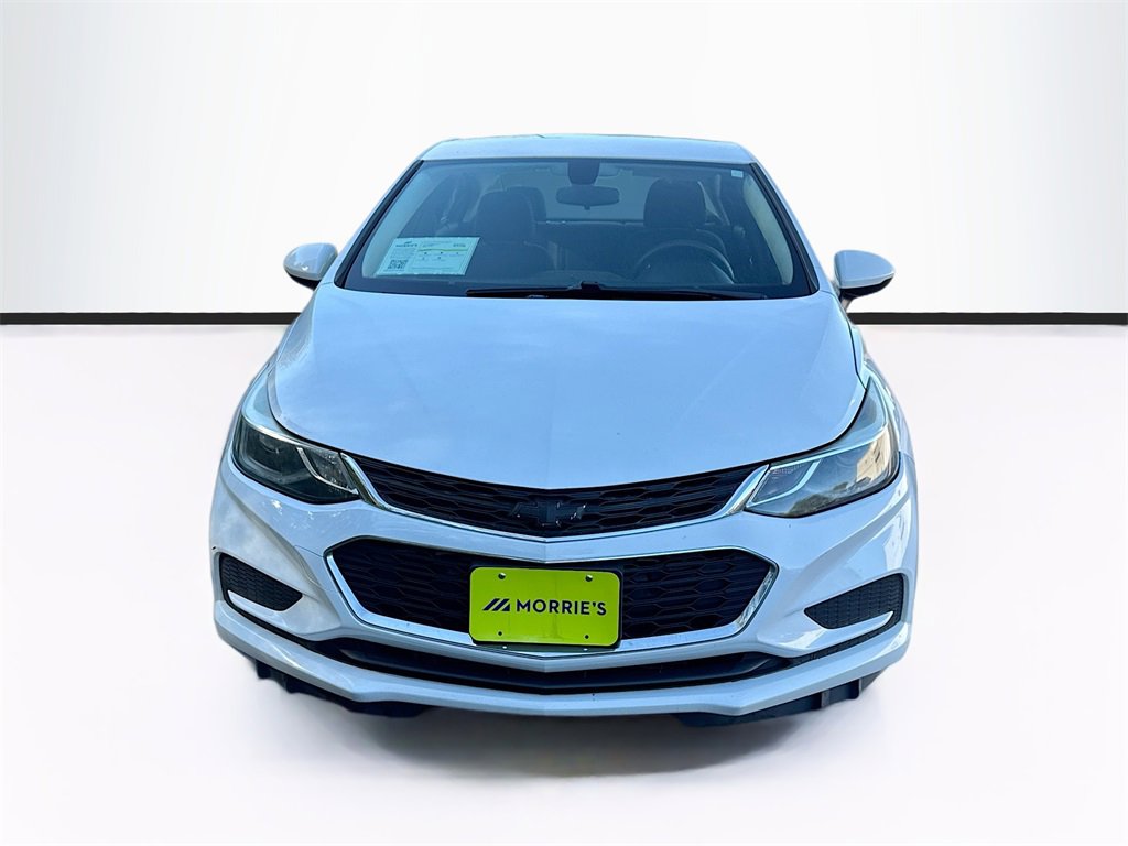 2017 Chevrolet Cruze LT photo 2