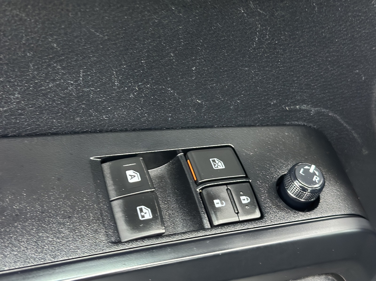 2020 Toyota Tacoma SR Access Cab photo 32