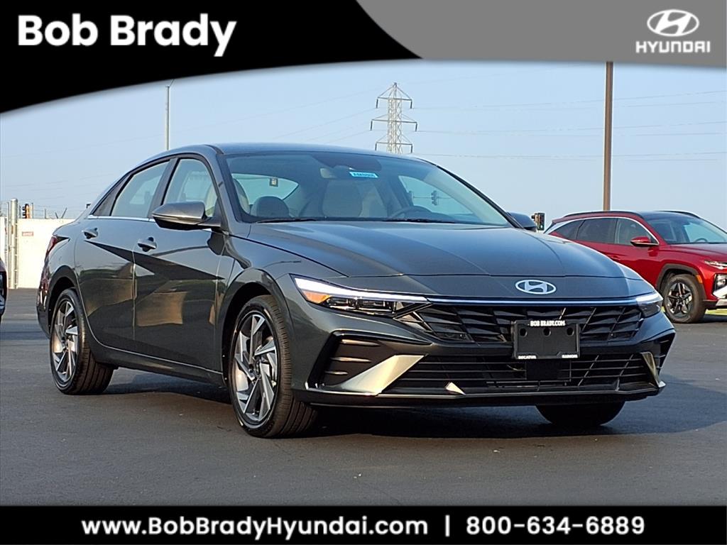 2025 Hyundai Elantra Limited's photo